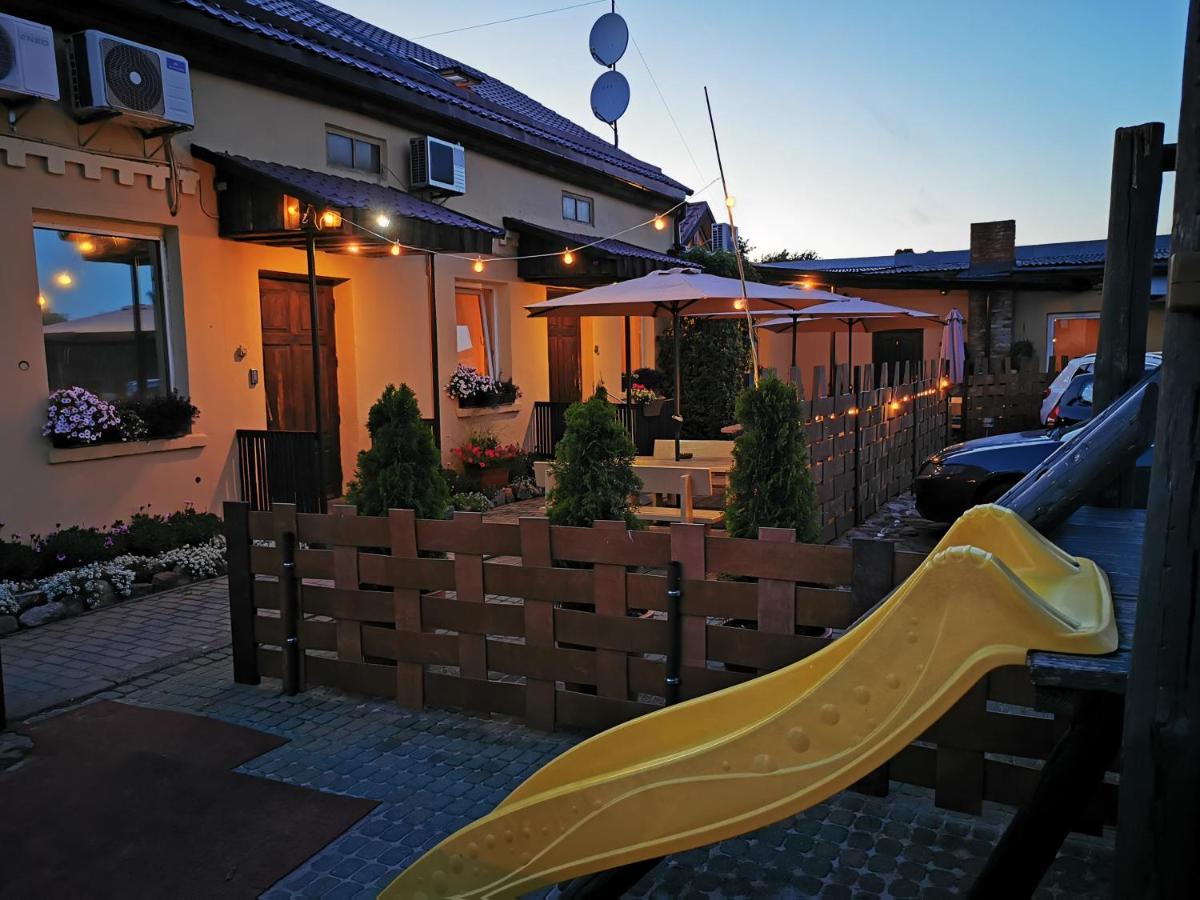 Hotel Veldzes Nams Ventspils Esterno foto