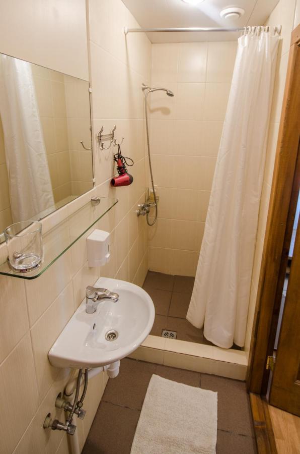 Hotel Veldzes Nams Ventspils Esterno foto