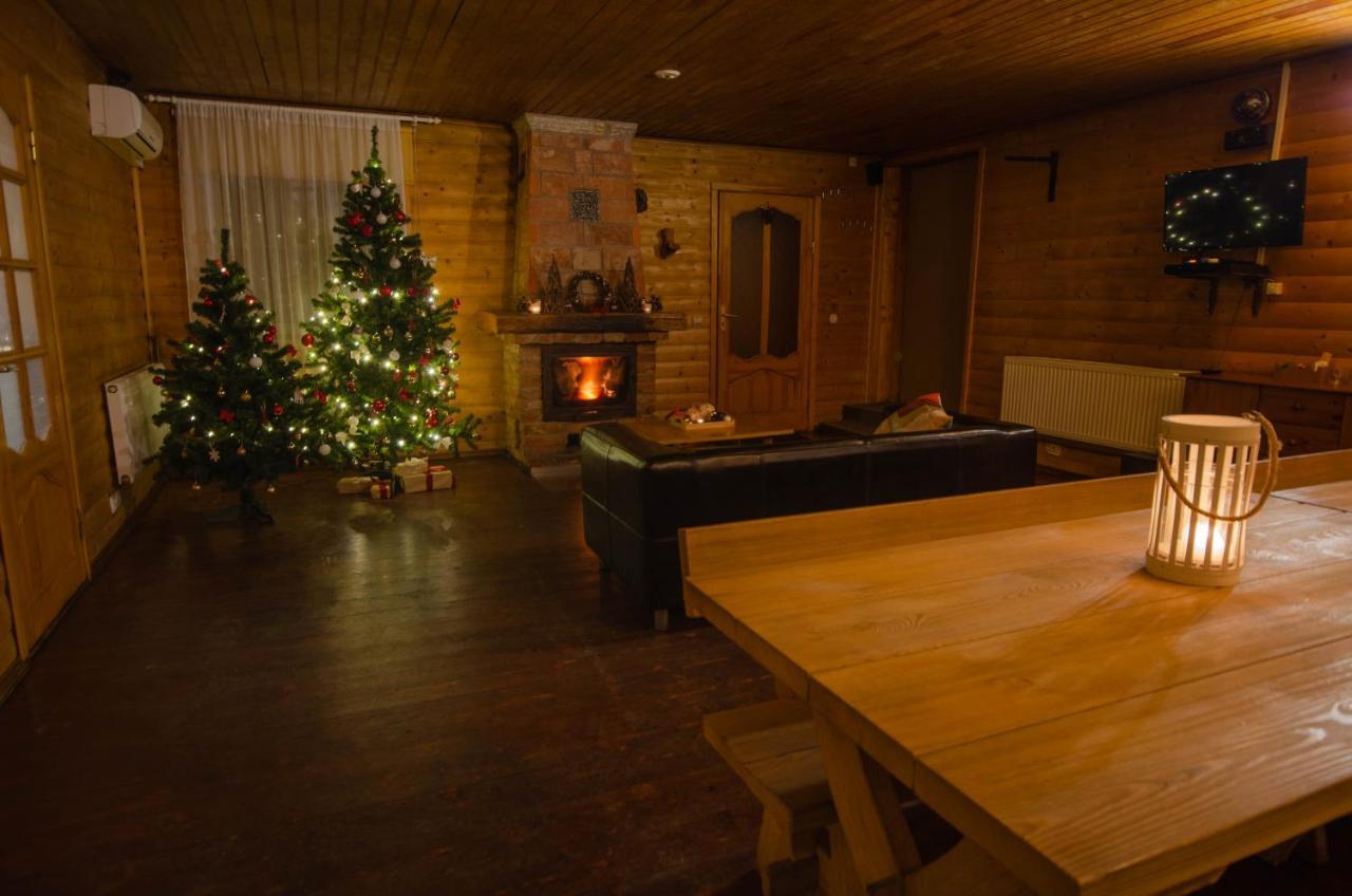 Hotel Veldzes Nams Ventspils Esterno foto