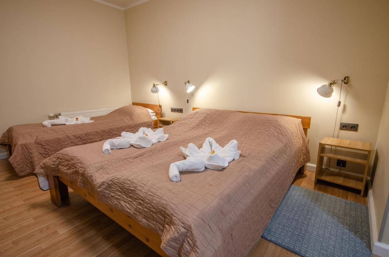 Hotel Veldzes Nams Ventspils Esterno foto