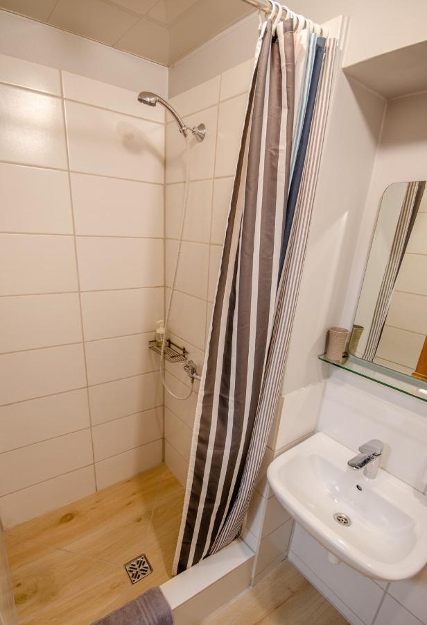 Hotel Veldzes Nams Ventspils Esterno foto